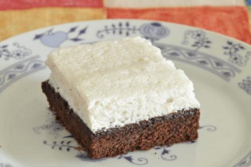 Kakaové řezy s višňovým sněhem – Snadné Česko recept, zvládnete za 45 - 60 minut